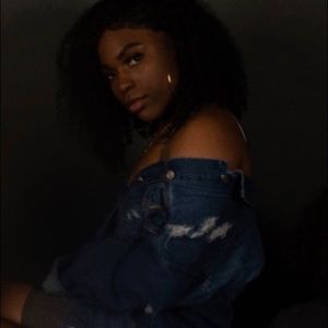 Meet your Posher, Alexis